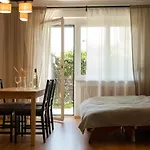 Fresh Apartment With Terrace + Free Parking