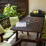 Fresh Apartment With Terrace + Free Parking