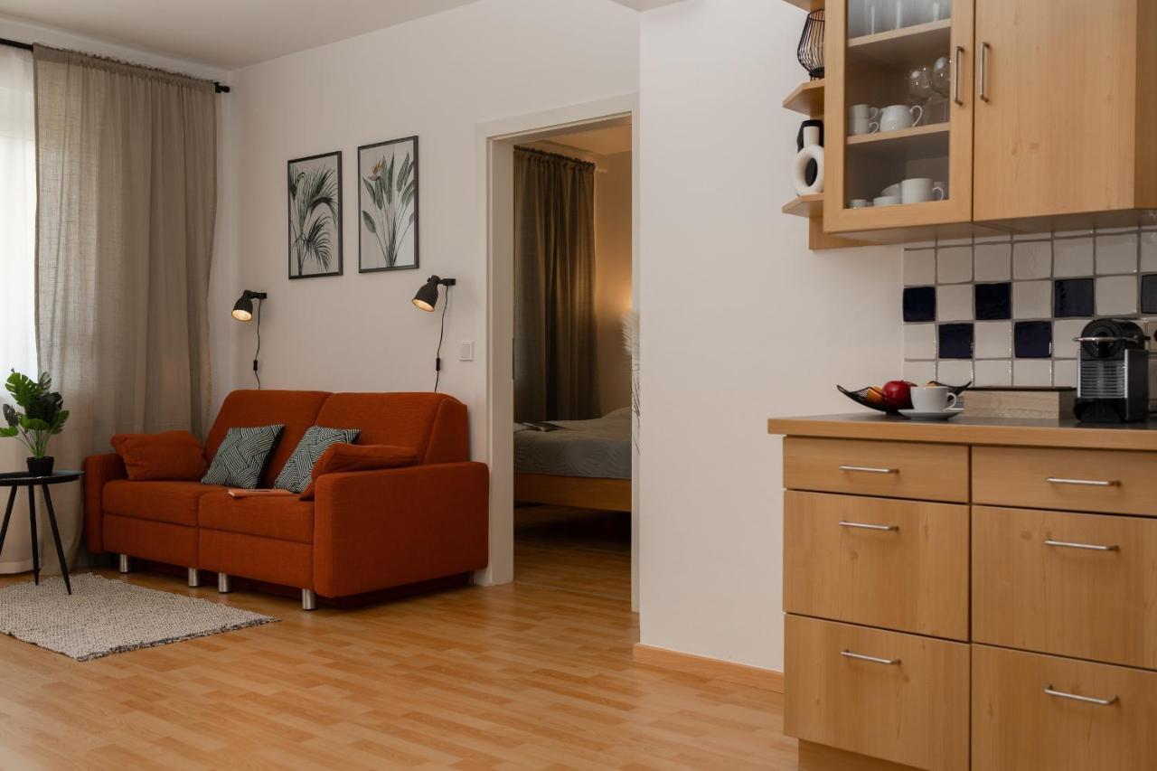 Fresh With Terrace + Free Parking Apartment